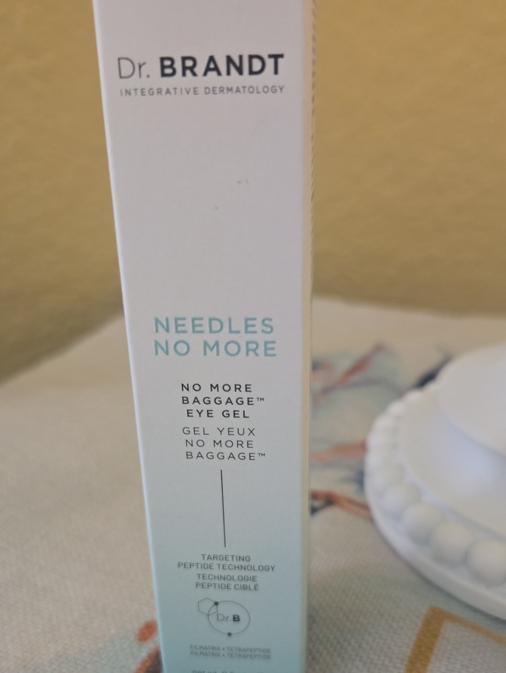 🌊Dr. Brandt Needles No More Eye Gel - White with Light Aqua Accents